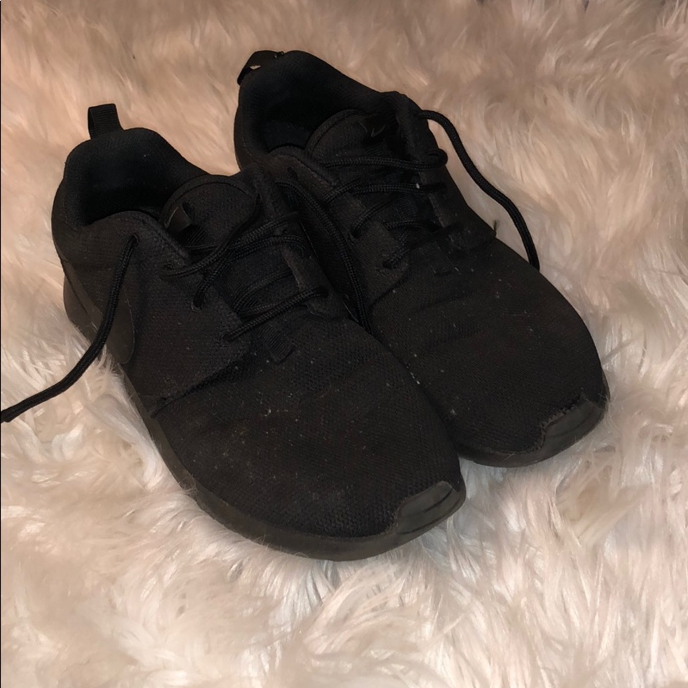 Black Nike Rose